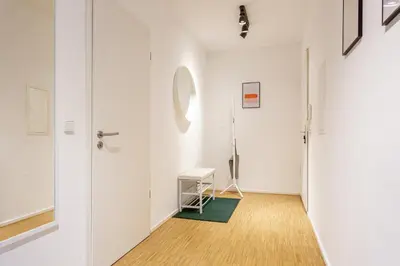 Ein Badezimmer in der Unterkunft Global Living - Design Apartment I Central I Smart-TV I Kitchen I Berlin