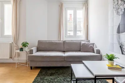 Ein Sitzbereich in der Unterkunft Global Living - Design Apartment I Central I Smart-TV I Kitchen I Berlin