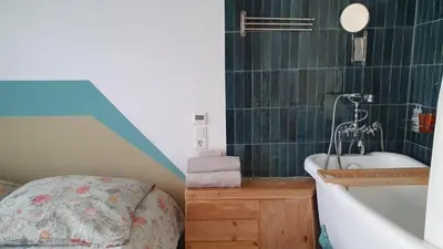 Ein Badezimmer in der Unterkunft Squat Deluxe Berlin, the hostel