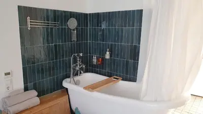 Ein Badezimmer in der Unterkunft Squat Deluxe Berlin, the hostel