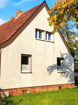 Das Gebäude in dem sich das Ferienhaus befindet