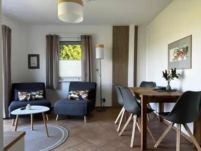 Ein Sitzbereich in der Unterkunft Klättes Ferienwohnung mit Garten