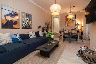 Ein Sitzbereich in der Unterkunft Arbio I Artsy Berlin Oasis Apartment
