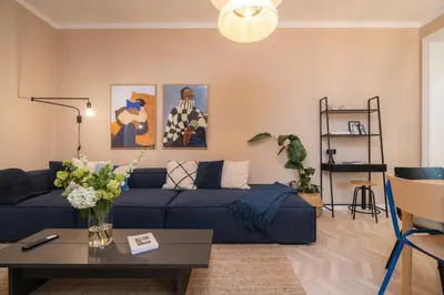 Ein Sitzbereich in der Unterkunft Arbio I Artsy Berlin Oasis Apartment