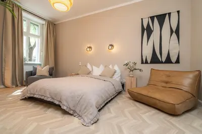 Ein Bett oder Betten in einem Zimmer der Unterkunft Arbio I Artsy Berlin Oasis Apartment
