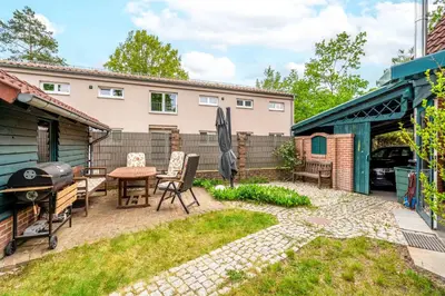 Das Gebäude in dem sich die Ferienwohnung befindet