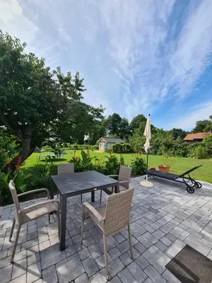 Ein Garten an der Unterkunft Ferienhuette
