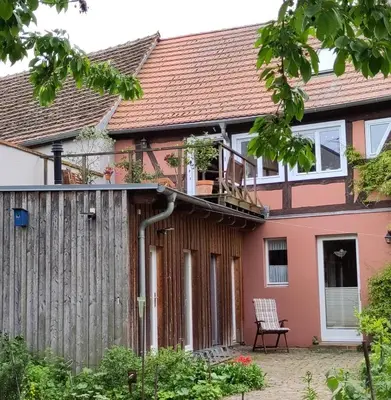 Das Gebäude in dem sich die Ferienwohnung befindet