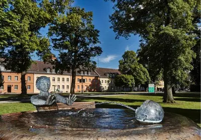 Ein Garten an der Unterkunft Schlosshotel Rheinsberg
