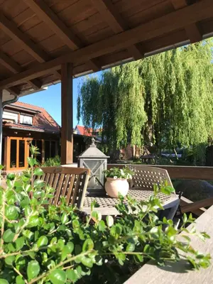 Ein Garten an der Unterkunft Ferienwohnung in Schmargendorf bei Angermünde
