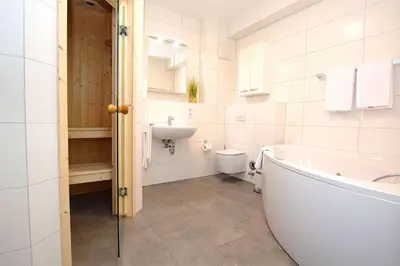 Ein Badezimmer in der Unterkunft Apartmenthaus Scharmützelsee inkl Nebenkosten