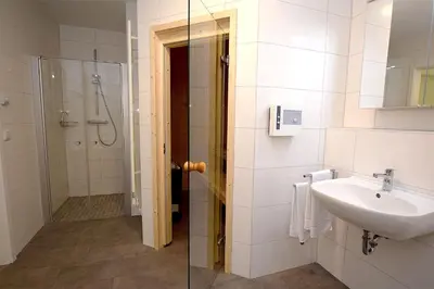 Ein Badezimmer in der Unterkunft Apartmenthaus Scharmützelsee inkl Nebenkosten