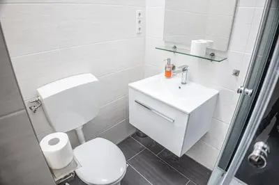 Ein Badezimmer in der Unterkunft One Way Apartment