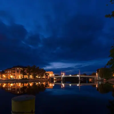 Blick auf einen Fluss in der Nähe des Hotels