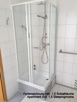 Ein Badezimmer in der Unterkunft City Hotel-Pension Brandenburg