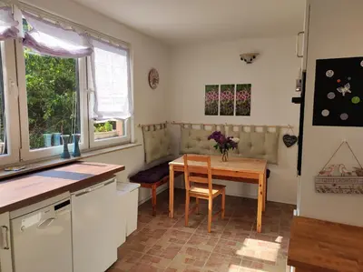 Küche/Küchenzeile in der Unterkunft Storchennest mit eigenem Hof, Spielwiese und Terrasse
