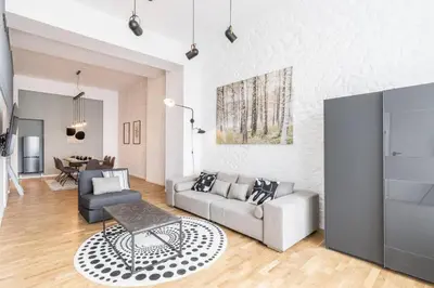 Ein Sitzbereich in der Unterkunft Spacious Lofts In Wedding