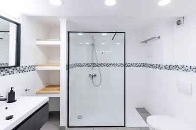 Ein Badezimmer in der Unterkunft Spacious Lofts In Wedding