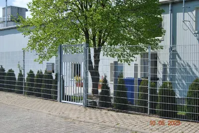 Das Gebäude in dem sich die Pension befindet