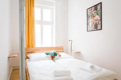 Ein Bett oder Betten in einem Zimmer der Unterkunft Spacious 3BR plus AC Self Check-in Street Parking