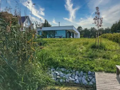 Ein Garten an der Unterkunft Haus am See Storkow