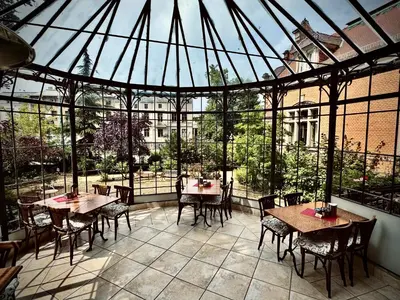 Ein Restaurant oder anderes Speiselokal in der Unterkunft Pension Sanssouci