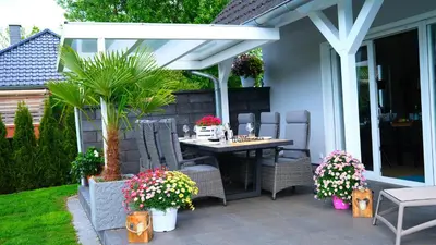 Ein Garten an der Unterkunft Pool Sauna Entspannung