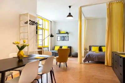 Ein Sitzbereich in der Unterkunft Great Apartment close to Kudamm