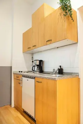 Küche/Küchenzeile in der Unterkunft Cozy 2 room apartment next to Hermannstraße