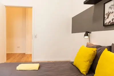 TV/Unterhaltungsangebot in der Unterkunft Modern 2 Bedroom Apartment in Berlin Schöneberg