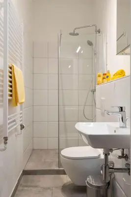 Ein Badezimmer in der Unterkunft Lovely Apartment in the near of Kudamm