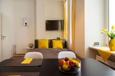 TV/Unterhaltungsangebot in der Unterkunft Lovely Apartment in the near of Kudamm