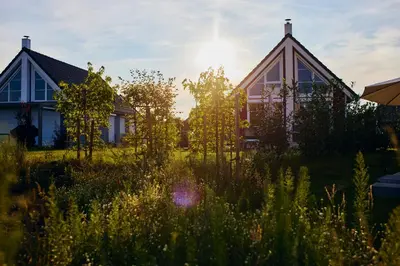 Ein Garten an der Unterkunft Schorfheide - Ferienhaus mit Sauna und Hot Tub Whirlpool! Energiekosten flat