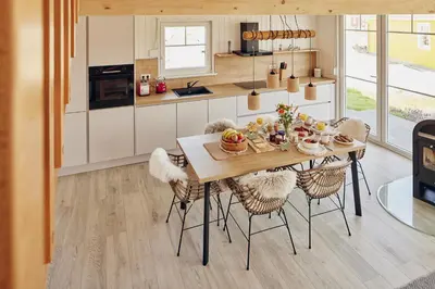 Küche/Küchenzeile in der Unterkunft Schorfheide - Ferienhaus mit Sauna und Hot Tub Whirlpool! Energiekosten flat