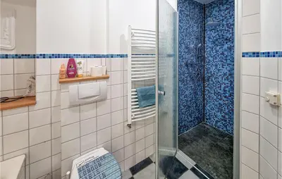 Ein Badezimmer in der Unterkunft 2 Bedroom Awesome Apartment In Kremmen