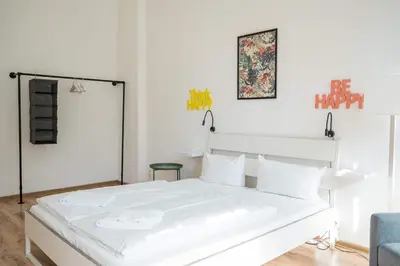 Ein Bett oder Betten in einem Zimmer der Unterkunft Stylish Apartment in convinient location