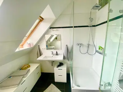Ein Badezimmer in der Unterkunft Privatzimmer mit Dachterasse in Berlin Mitte