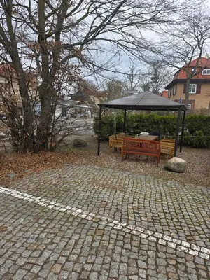 Das Gebäude in dem sich die Pension befindet