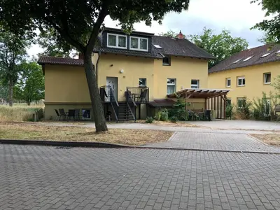 Das Gebäude in dem sich die Ferienwohnung befindet