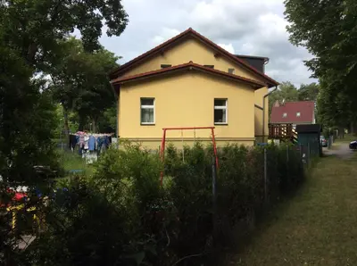 Ein Garten an der Unterkunft FeWo NAHE Berlin für bis zu 8 Monteure