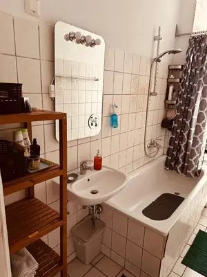 Ein Badezimmer in der Unterkunft Private 10sqm Room in Shared Flat near Schönhauser Allee