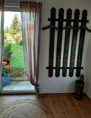 Ein Garten an der Unterkunft Haus Waldblick