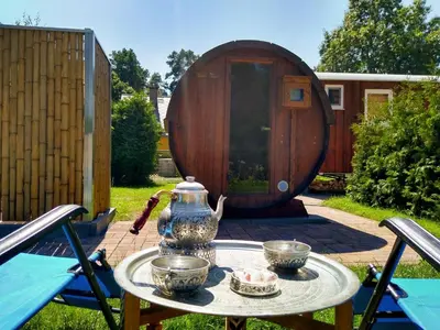 Ein Garten an der Unterkunft Oriental Tiny House mit Sauna