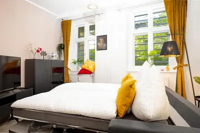 TV/Unterhaltungsangebot in der Unterkunft Blue Chili 32 - Stadtwohnung für 3 modern zentral Karlshorst Wlan