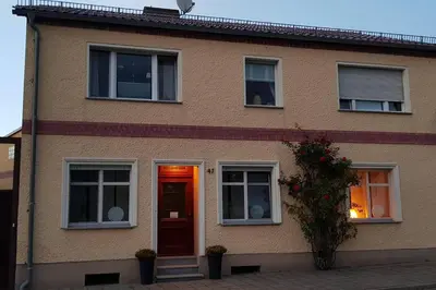 Das Gebäude in dem sich die Ferienwohnung befindet