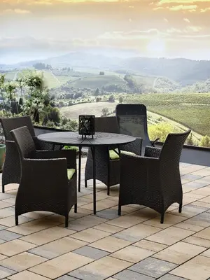 Ein allgemeiner Bergblick oder ein Berglick von der Ferienwohnung aus