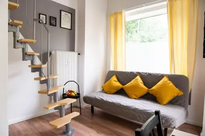 Ein Sitzbereich in der Unterkunft Homely loft style Apartment in Berlin Wilmersdorf