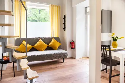 Ein Sitzbereich in der Unterkunft Homely loft style Apartment in Berlin Wilmersdorf