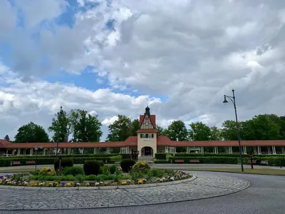 Ein Garten an der Unterkunft Neue stillvolle Wohnung im Steinbach Palais, ideale Lage