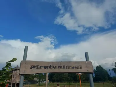 Ein Zertifikat, Auszeichnung, Logo oder anderes Dokument, das in der Unterkunft Hafenhaus Panoramablick mit Sauna & Whirlpool ausgestellt ist